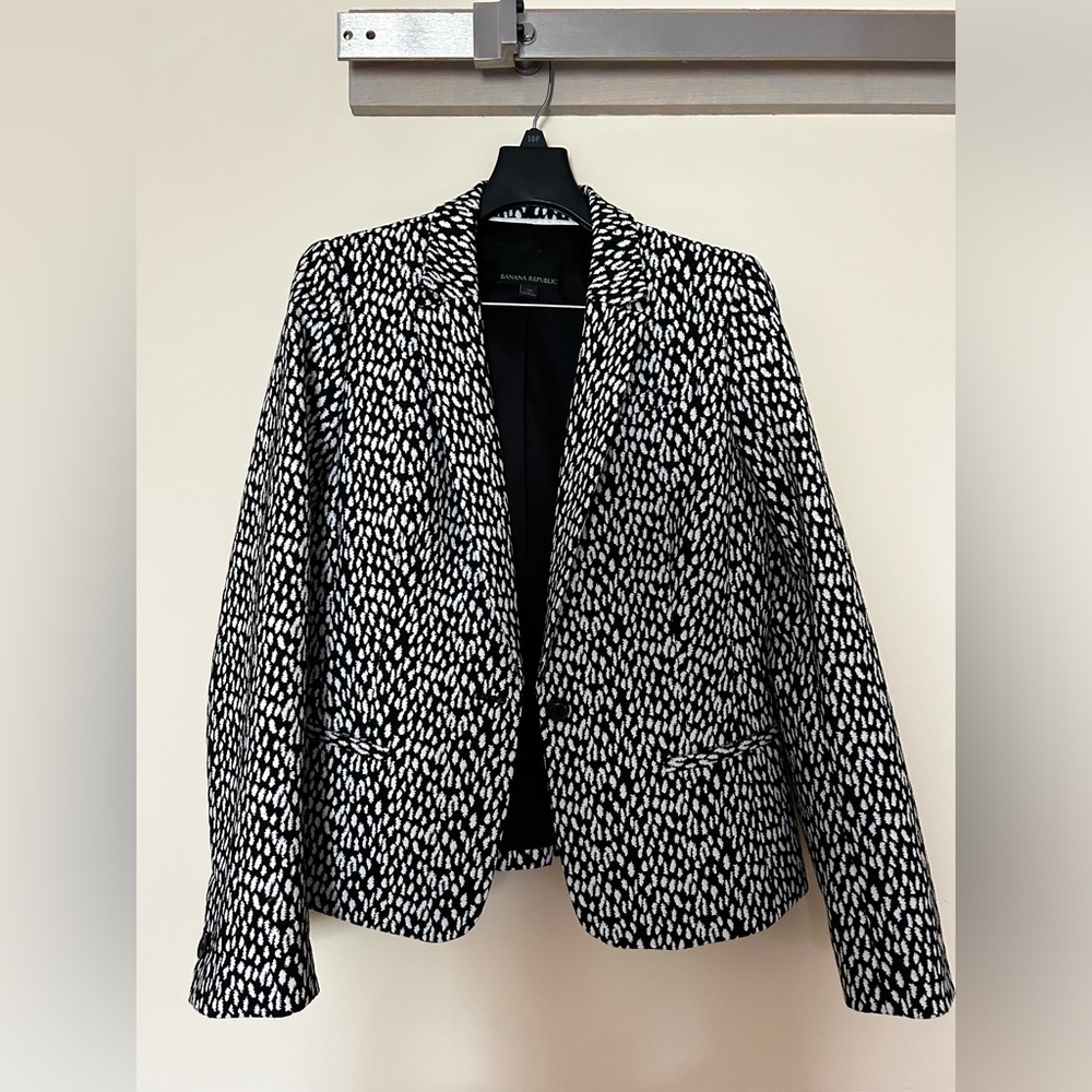 Banana Republic Black and White Patterned Blazer